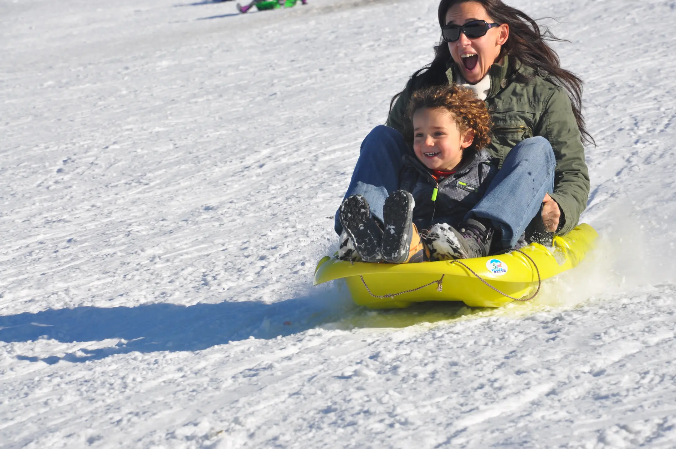 snowboard(0.92), person(0.84), person(0.54)