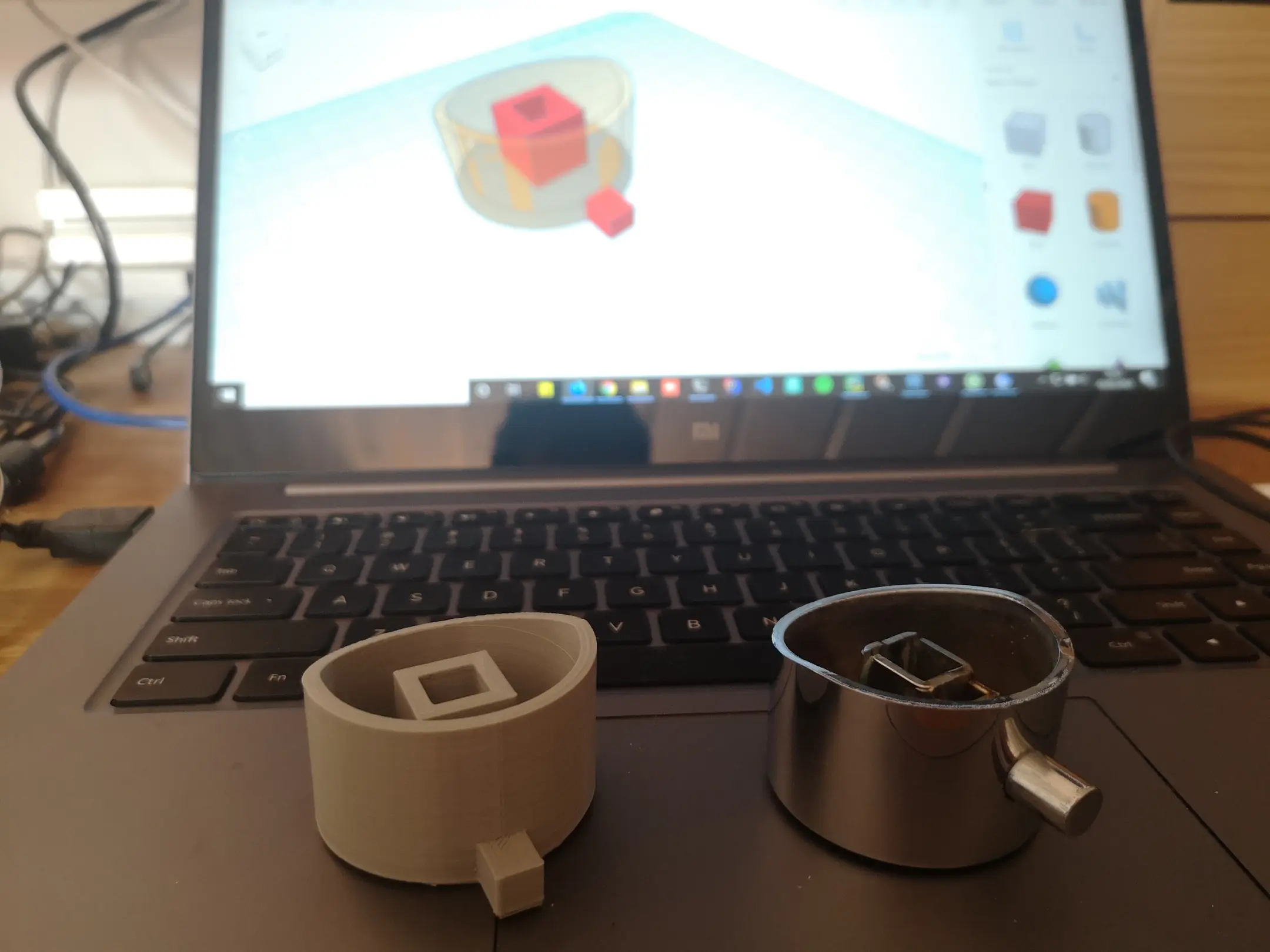 cup(0.88), laptop(0.75)