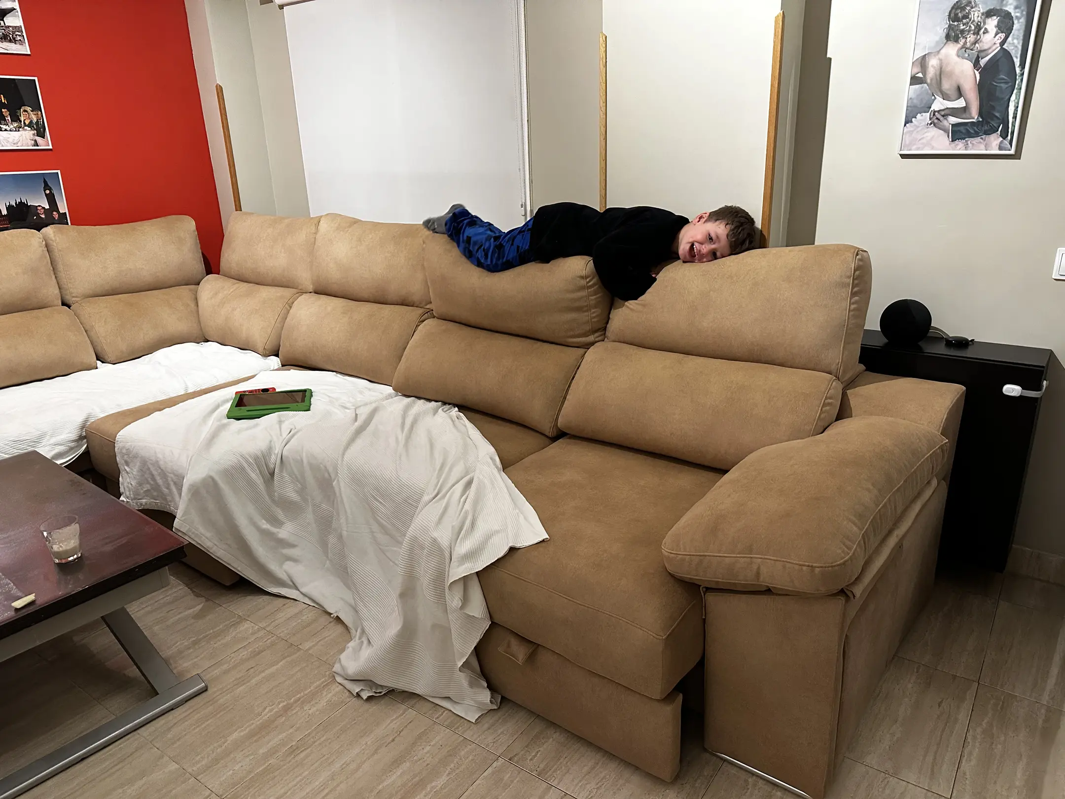 couch(0.81)