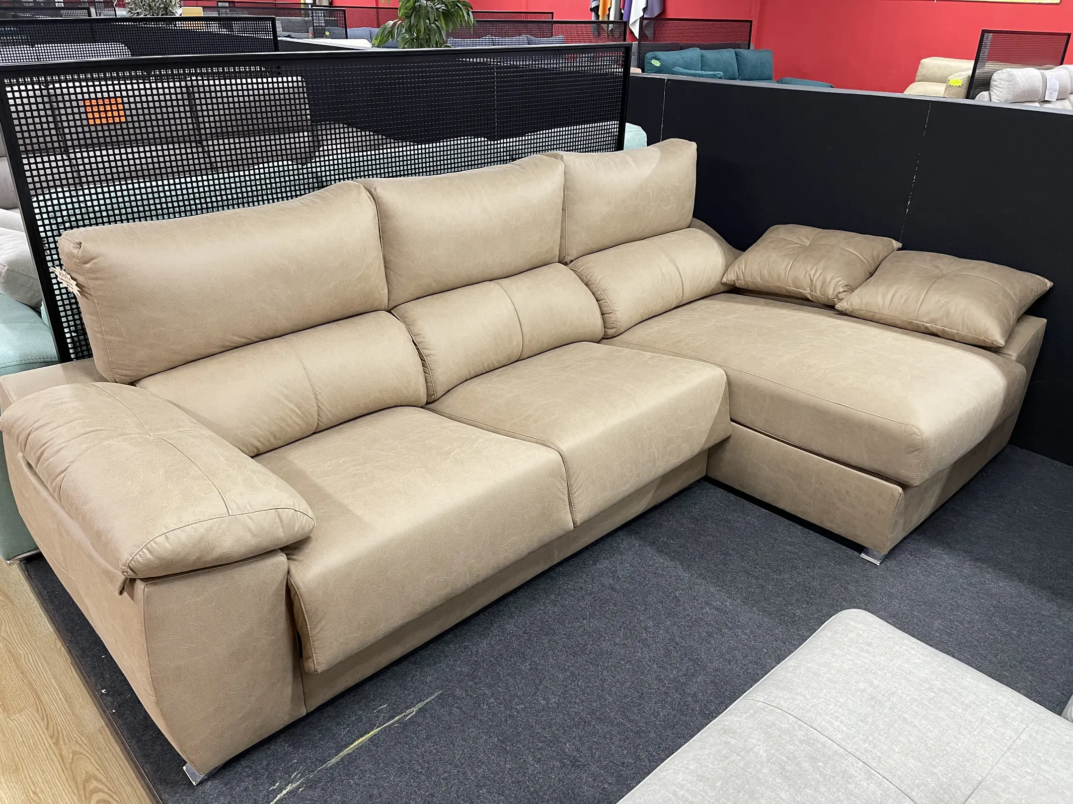 couch(0.77)